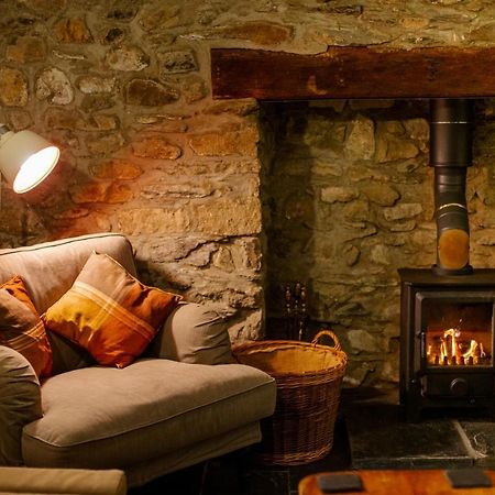 St Davids Hideaway With Roll-Top Bath & Log Burner المظهر الخارجي الصورة