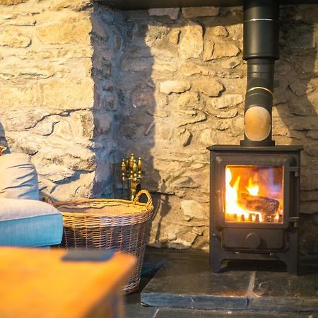 St Davids Hideaway With Roll-Top Bath & Log Burner المظهر الخارجي الصورة