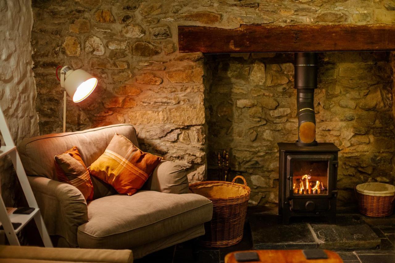 St Davids Hideaway With Roll-Top Bath & Log Burner المظهر الخارجي الصورة