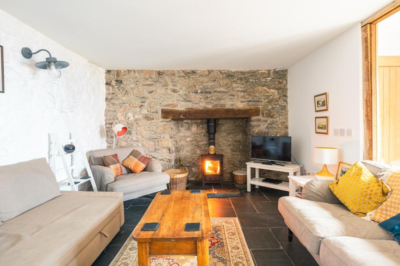 St Davids Hideaway With Roll-Top Bath & Log Burner المظهر الخارجي الصورة