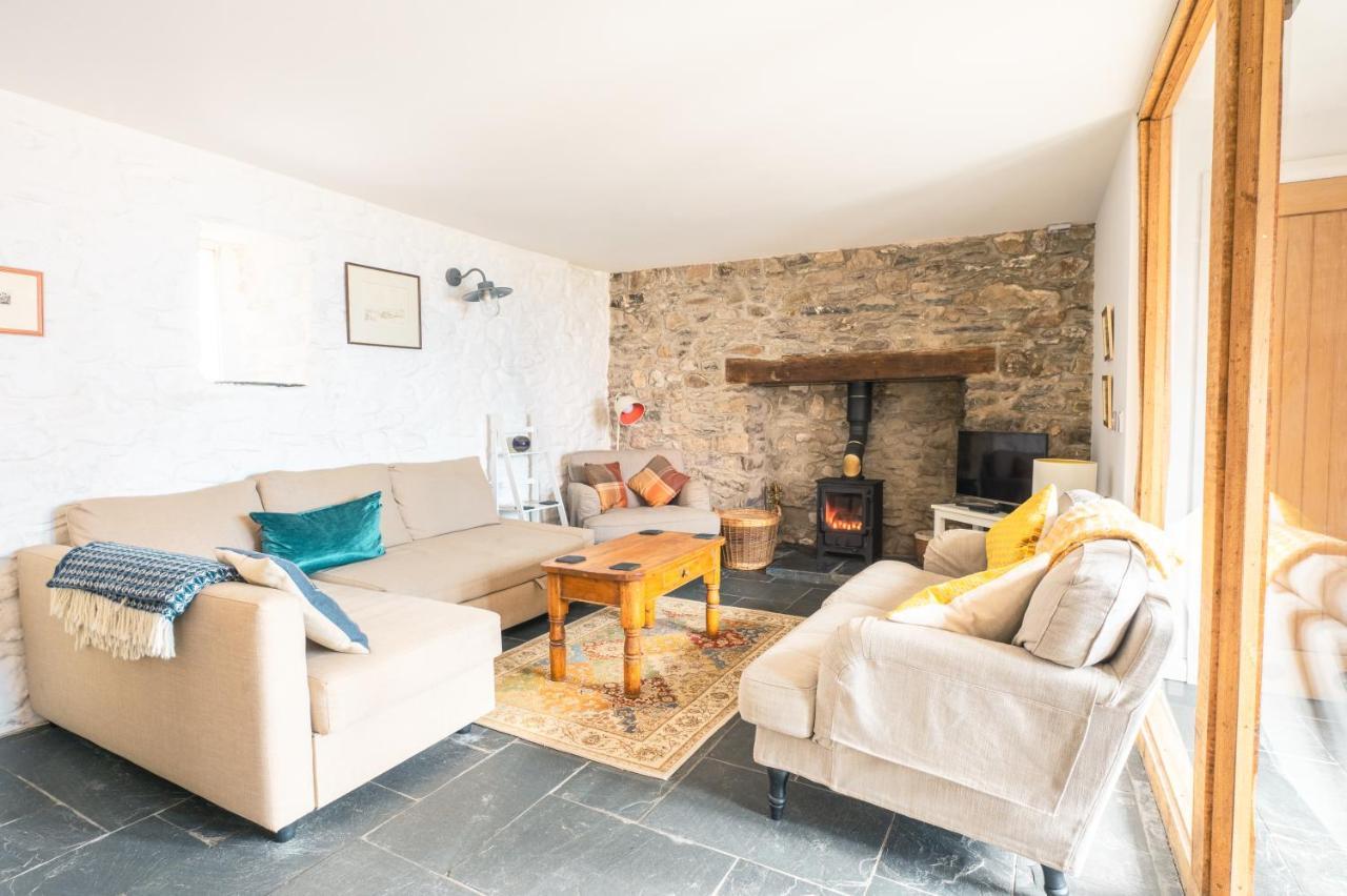 St Davids Hideaway With Roll-Top Bath & Log Burner المظهر الخارجي الصورة
